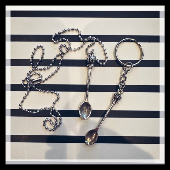 [ 2 FOR $25 ] MINI PARTY SPOON NECKLACE & KEYCHAIN SET - Picture 1 of 2